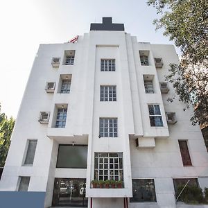 Oyo Flagship 140 Amaltas Ab Road